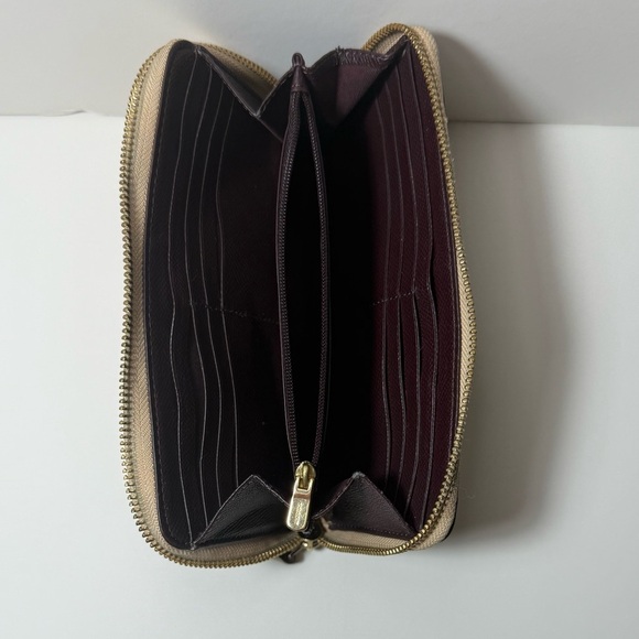 COACH Beige Signature Patent Leather Accordion Zip Around Wallet - Picture 3 of 4